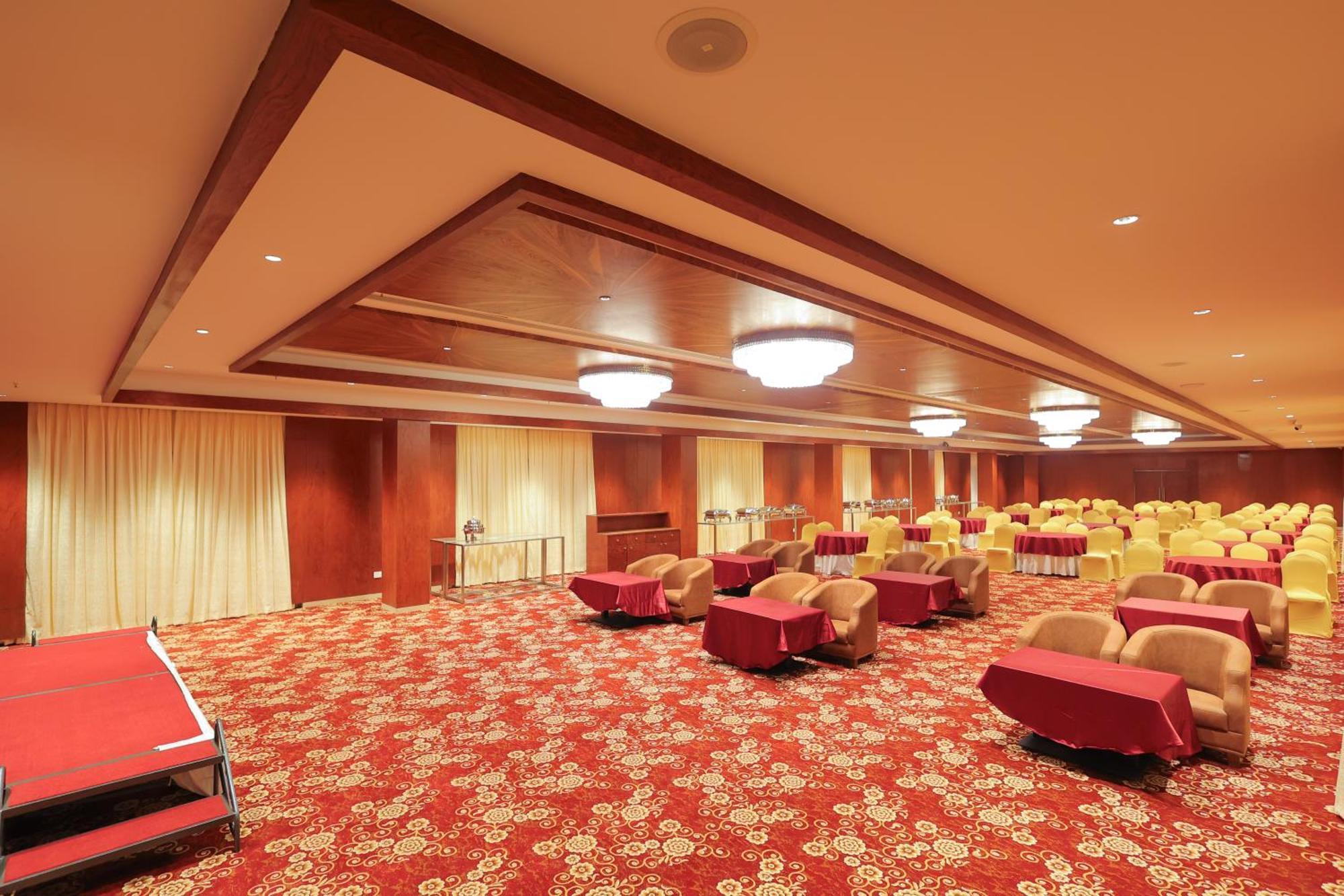 Icon Grand Hotel By Bhagini Bangalore Exterior foto