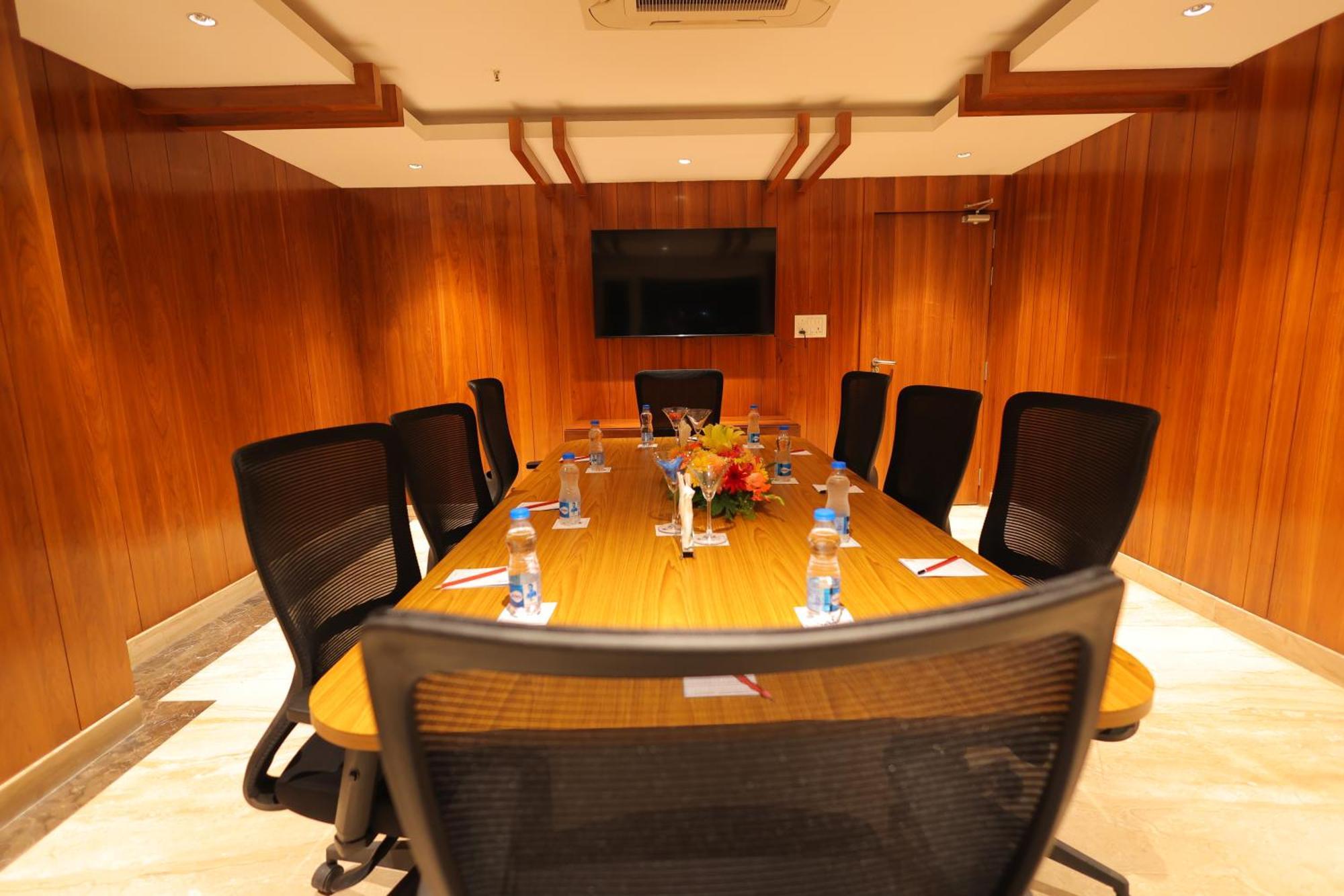 Icon Grand Hotel By Bhagini Bangalore Exterior foto