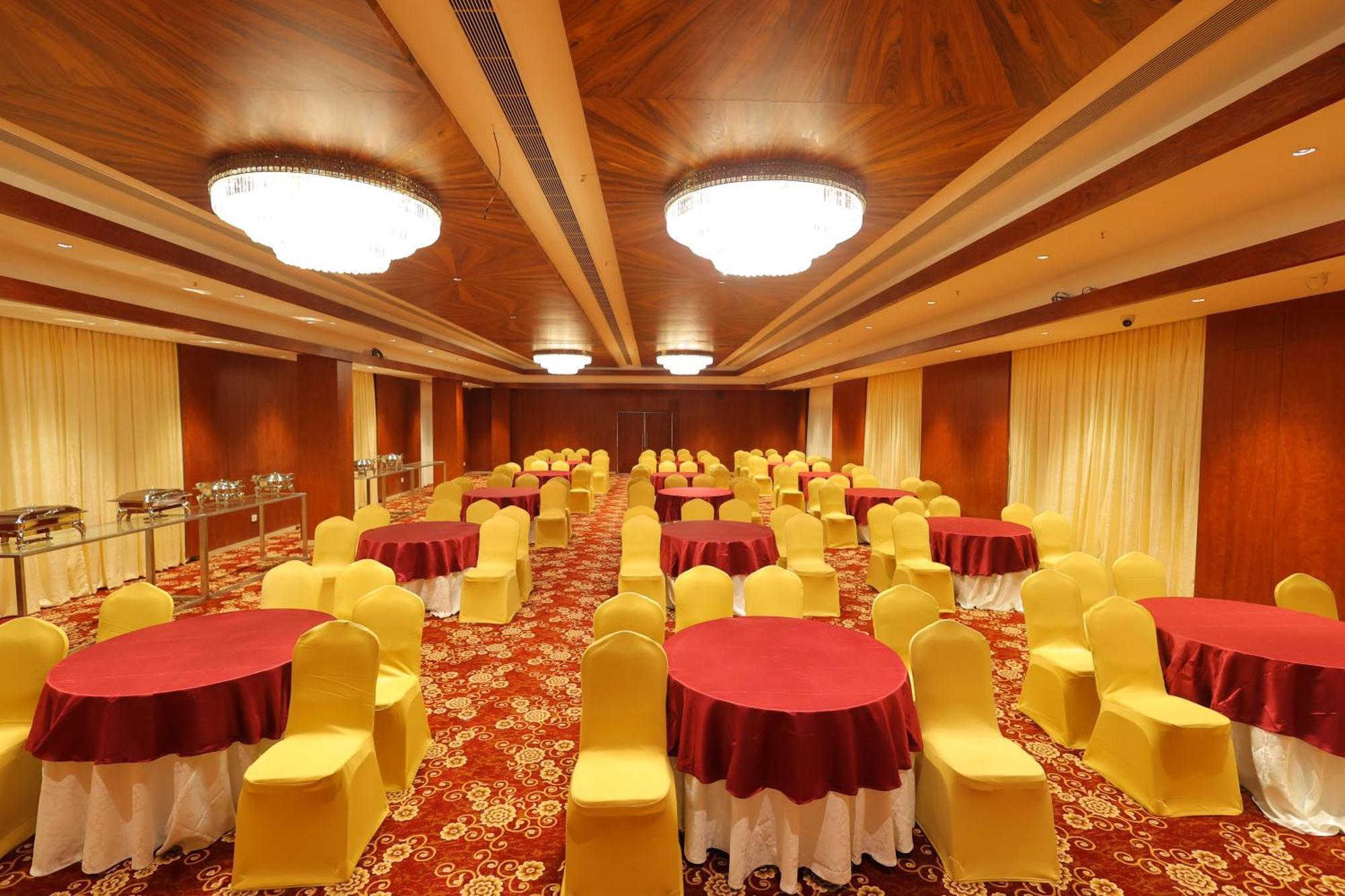 Icon Grand Hotel By Bhagini Bangalore Exterior foto