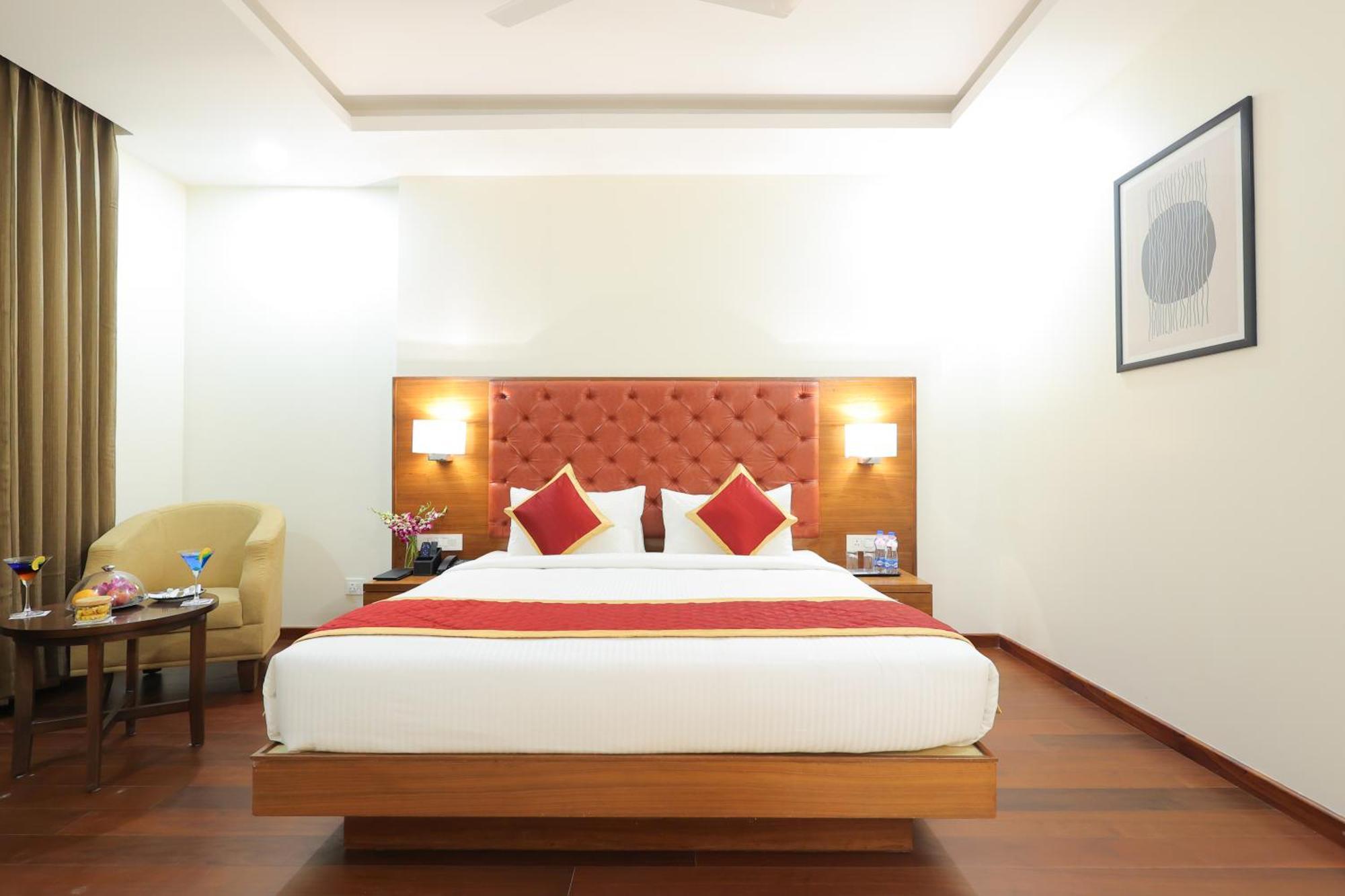 Icon Grand Hotel By Bhagini Bangalore Exterior foto