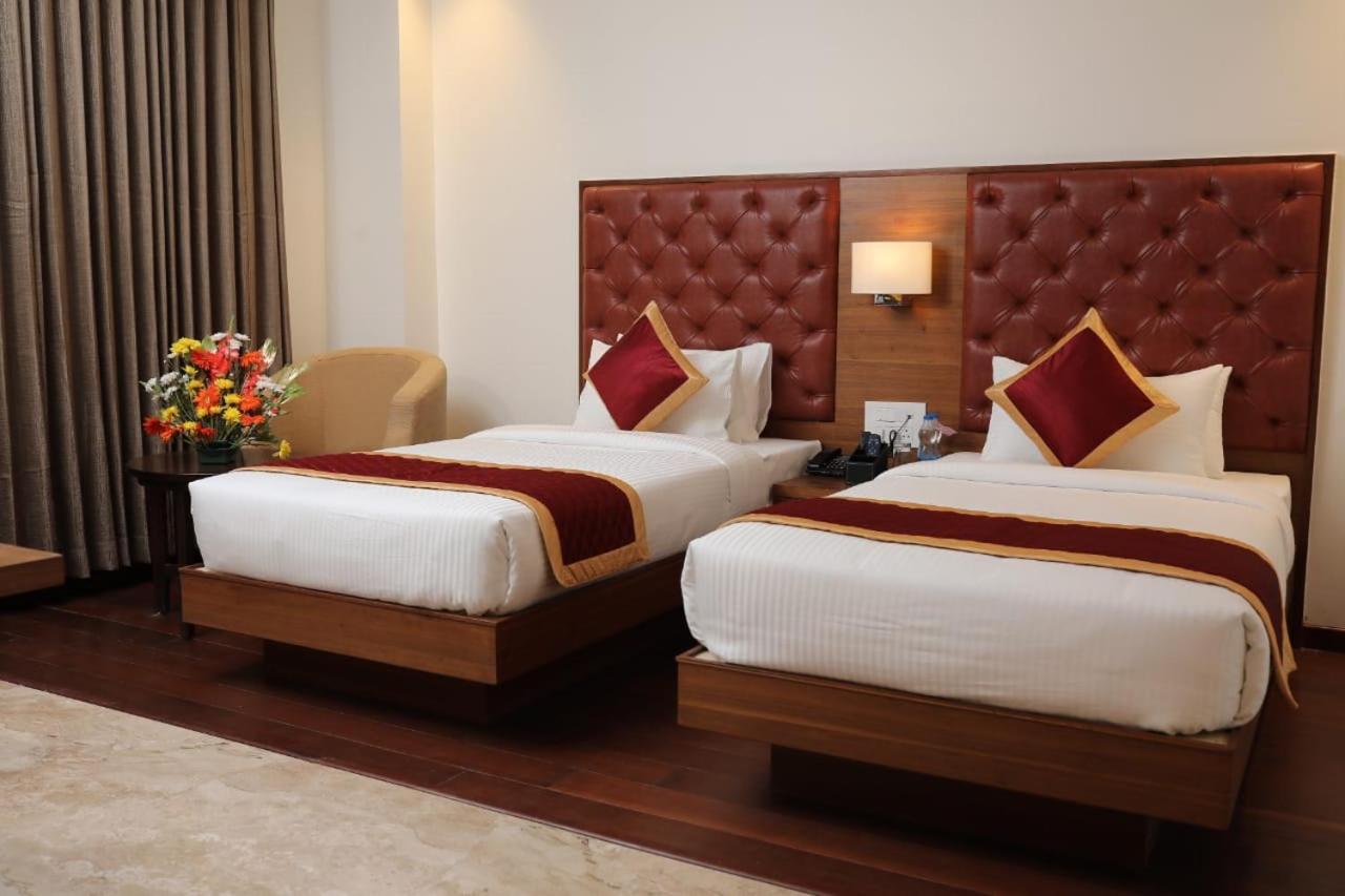 Icon Grand Hotel By Bhagini Bangalore Exterior foto